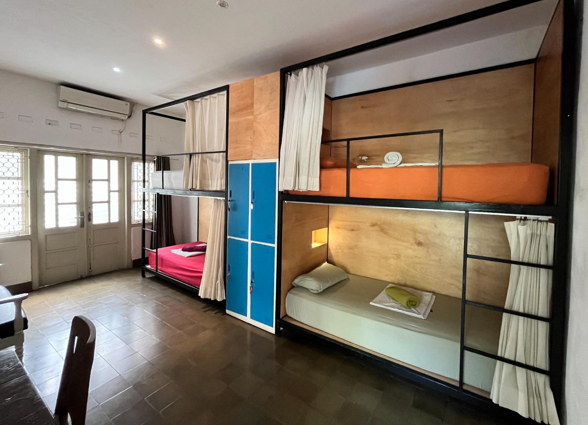 Апартаменты The Patio Yogya Джокьякарта Экстерьер фото