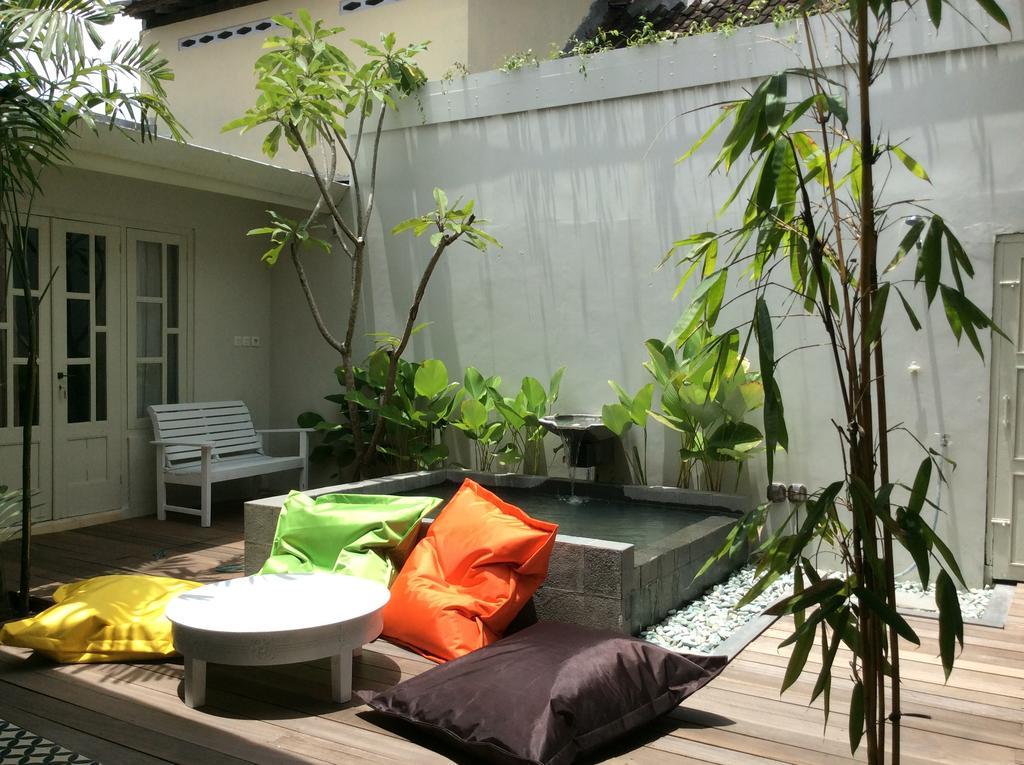 Апартаменты The Patio Yogya Джокьякарта Экстерьер фото